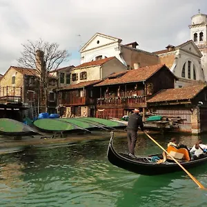 Homestay Renato House, Venice